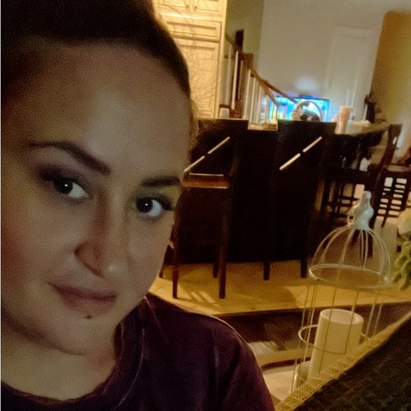 Meet your Posher, Jessica - Picture 1 of 1